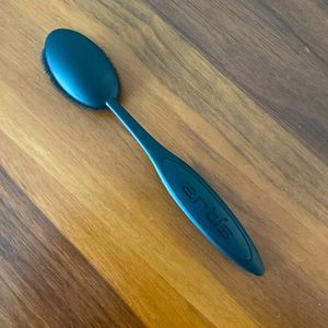 Artis Elite Oval 7 Brush in Black